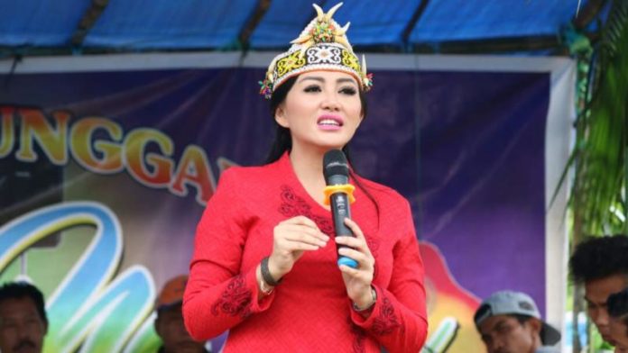 Calon Gubernur Kalimantan Barat nomor urut 2, dr. Karolin Margret Natasa