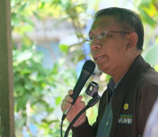 Di Sungai Itik, Cagub Kalbar Sutarmidji Serukan Tolak Politik Uang Calon Gubernur Kalbar nomor urut tiga Sutarmidji (Kang Enchus for Equator)