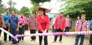 Karolin Janji Tata dan Optimalkan Gawai Dayak Di Kalbar Calon Gubernur Kalimantan Barat nomor urut 2, dr. Karolin Margret Natasa