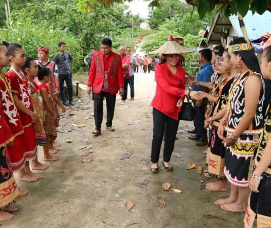 Karolin : DAD Harus Jadi Garda Terdepan Membela Pancasila Calon Gubernur Kalimantan Barat nomor urut 2, dr. Karolin Margret Natasa