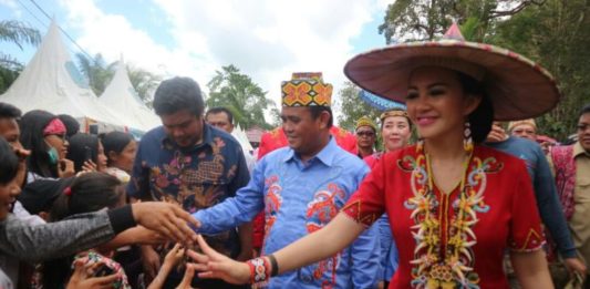 Karolin Siap Dorong Pemkab Maksimalkan Pendampingan untuk Pemdes Calon Gubernur Kalimantan Barat nomor urut 2, dr. Karolin Margret Natasa