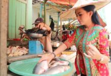 Karolin Ajak Masyarakat Manfaatkan Perkarangan Rumah Calon Gubernur Kalbar nomor urut dua, Karolin Margret Natasa