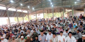Sutarmidji: Mari Tolak Segala Bentuk Intimidasi Masyarakat Mempawah menyambut meriah kehadiran Calon Gubernur Kalimantan Barat nomor 3, Sutarmidji pada acara silaturahim dan buka puasa bersama dengan para tokoh Madura se-Kabupaten Mempawah, Minggu (3/6).
