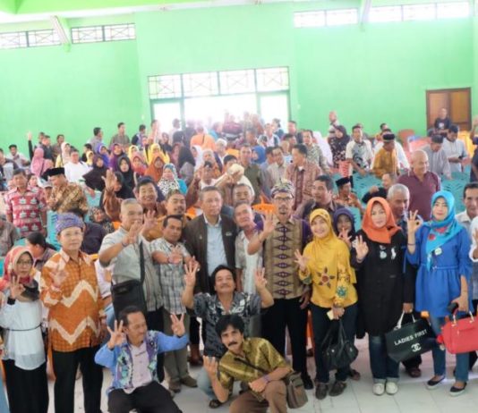 Ini Tujuan Pertemuan Sutarmidji dan Tokoh Masyarakat Singkawang Calon Gubernur Kalimantan Barat nomor 3, Sutarmidji bersilaturahim dengan para tokoh masyarakat dan agama se-Kota Singkawang (Kang Enchus for Equator)