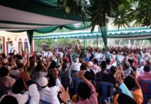 Masyarakat Mempawah Timur: Kami Kompak Menangkan Midji Norsan Calon Gubernur Kalbar nomor urut tiga Sutarmidji hadir dalam Silahturahim dan buka puasa bersama Ratusan warga Mempawah Timur, Kabupaten Mempawah . (Kang Enchus for Equator)