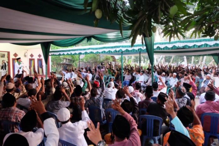 Calon Gubernur Kalbar nomor urut tiga Sutarmidji hadir dalam Silahturahim dan buka puasa bersama Ratusan warga Mempawah Timur, Kabupaten Mempawah . (Kang Enchus for Equator)