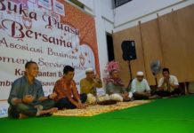 ABDSI Wilayah Kalbar Buka Puasa Bersama Anak Yatim Buka Puasa Bersama. BDS Wilayah Kalbar melaksanakan kegiatan buka puasa bersama sekaligus syukuran ulang tahun Koordinator ABDSI Kalbar, Muhammad Fahmi di Gedung Graha Pena Equator, Jumat (8/6). Bangun Subekti/RK.