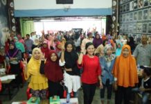 Warga Pontianak Keluhkan Biaya Pendidikan, Karolin: Ini Prioritas Kami Calon Gubernur Kalbar nomor urut 2, Karolin Margret Natasa