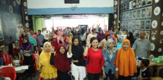 Warga Pontianak Keluhkan Biaya Pendidikan, Karolin: Ini Prioritas Kami Calon Gubernur Kalbar nomor urut 2, Karolin Margret Natasa