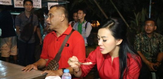 Karolin Kejutkan Pengunjung Taman Akcaya Calon Gubernur Kalbar nomor urut 2, Karolin Margret Natasa