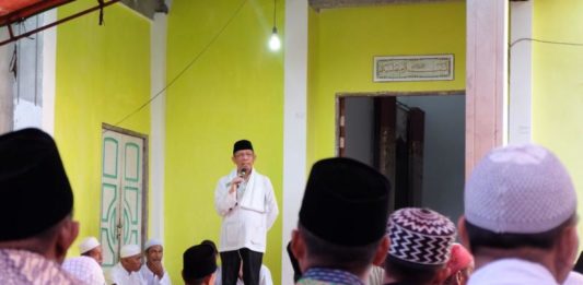 Masyarakat Mekarsari Harapkan Kemajuan: Kami Solid Menangkan Midji-Norsan Calon Gubernur Kalbar nomor urut tiga Sutarmidji Buka Puasa Bersama dengan masyarakat Mekarsari Kecamatan Sungai Raya, Kabupaten Kubu Raya (Kang Enchus for Equator).