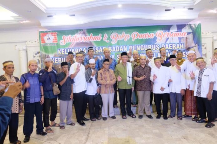 Calon Gubernur Kalbar nomor urut tiga Sutarmidji menghadiri silaturahim dan buka puasa bersama dengan keluarga besar Kerukunan Keluarga Sulawesi Selatan (KKSS) Kabupaten Kuburaya (Kang Enchus for Equator).