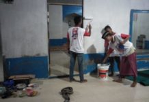 Relawan Pendukung Karolin Gelar Aksi Sosial ke Sejumlah Masjid Solidaritas Pendukung Karolin untuk Kalbar (Songkok) menggelar bakti sosial, mengecat masjid di sejumlah titik pemukiman warga di Kabupaten Kubu Raya.