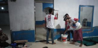 Relawan Pendukung Karolin Gelar Aksi Sosial ke Sejumlah Masjid Solidaritas Pendukung Karolin untuk Kalbar (Songkok) menggelar bakti sosial, mengecat masjid di sejumlah titik pemukiman warga di Kabupaten Kubu Raya.