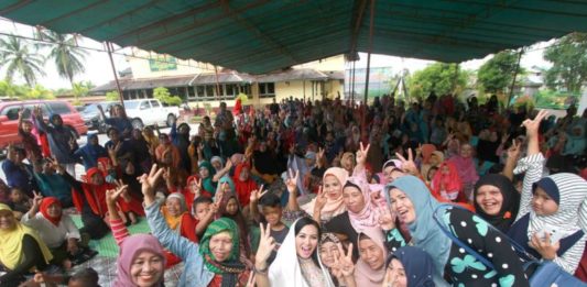 Karolin Dinilai Wakili Kaum Perempuan dalam Berpolitik Calon Gubernur Kalbar nomor urut 2, Karolin Margret Natasa