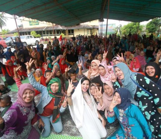 Karolin Dinilai Wakili Kaum Perempuan dalam Berpolitik Calon Gubernur Kalbar nomor urut 2, Karolin Margret Natasa