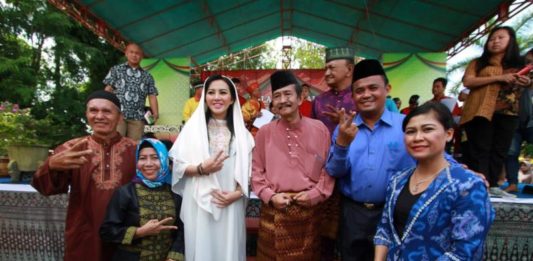 Karolin Ajak Masyarakat Peduli Terhadap Pilkada Calon Gubernur Kalbar nomor urut 2, Karolin Margret Natasa