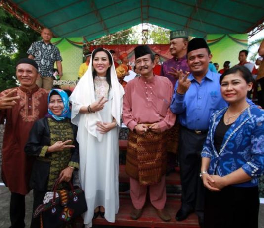 Karolin Ajak Masyarakat Peduli Terhadap Pilkada Calon Gubernur Kalbar nomor urut 2, Karolin Margret Natasa