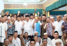 Bersilaturahim dengan Masyarakat Pontianak Barat, Sutarmidji: Midji Norsan masih Unggul Calon Gubernur Kalimantan Barat nomor 3, Sutarmidji bersilaturahim dan berbuka puasa bersama dengan masyarakat Pontianak Barat di kediamannya, Rabu (13/6/28).