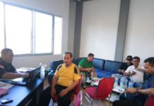 Tim YAS Laporkan Temuan DPT Ganda ke Panwaslu Tim YAS Saat Melaporkan DPT Ganda ke Panwaslu--ist