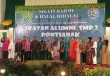 Mulai dari Sekolah Favorit Hingga Sosialisasi Narkoba HALAL BIHALAL. IKA SMPN 2 Pontianak saat melaksanakan halal bihalal di Rumah Adat Melayu Pontianak-Gusnadi