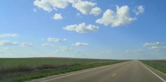 Cerita Tentang US Highway HIGHWAY. Jalan bebas hambatan di Kansas, USA. Dahlan Iskan