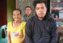 Selamat setelah Lepas dari Pegangan Penumpang Lain yang Cari Selamat MASIH TRAUMA. Korban selamat Heri Nainggolan di rumah keluarga di Panetonga, Simanlungun. Adi-Metro Siantar