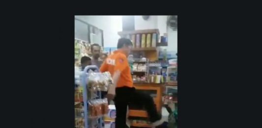 Polisi Pukul Perempuan Bukan karena Ponsel