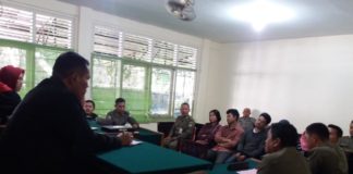 Dua Kali Terjaring, SN dan AU Dinasehati Segera Menikah SIDANG. Para penghuni kos yang terjaring razia menjalani proses sidang tipiring di PN Pontianak, Kamis (12/7)—siang--Andi Ridwansyah