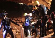 Drama Remaja Dalam Gua EVAKUASI. Penyelamatan 12 remaja dan seorang pelatih sepakbola di gua Tham Luang, Thailand. Reuters