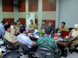 Audiensi. Pj Sekda Kubu Raya, H Odang Prasetyo memimpin audiensi dan advokasi tim kampanye imunisasi MR Dinas Kesehatan Kubu Raya, Senin (23/7). Humas for Rakyat Kalbar