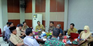 Persiapan Imunisasi Measles Rubella Audiensi. Pj Sekda Kubu Raya, H Odang Prasetyo memimpin audiensi dan advokasi tim kampanye imunisasi MR Dinas Kesehatan Kubu Raya, Senin (23/7). Humas for Rakyat Kalbar