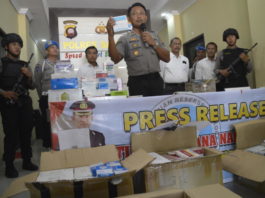 Kapolres Sanggau, AKBP Imam Riyadi menggelar press release pengungkapan beberapa kasus, termasuk kasus narkoba di Lapas, Senin (23/7) di Mapolres Sanggau—Kiram Akbar