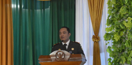 Kajari Sanggau: Saya Tak Terlalu Senang Menghukum Orang Kajari Sanggau, M Idris F Sihite memberi sambutan pada acara syukuran Hari Bhakti Adhyaksa ke-58 yang digelar di Kantor Kejaksaan Negeri Sanggau, Senin (27/7)—Kiram Akbar