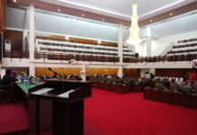 Hanya Dihadiri 13 Anggota, Paripurna Terpaksa Ditunda Tak Kuorum. Paripurna dengan agenda penyampaian penjelasan DPRD Provinsi Kalbar terhadap Raperda Prakarsa DPRD Provinsi Kalbar tentang Perlindungan dan Pemberdayaan Nelayan di Kalbar di Balairungsari, Gedung Parlemen Kalbar terpaksa ditunda karena tidak kuorum, Rabu (4/6). Zainudin/RK.