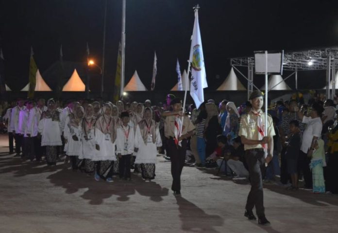 Kafilah KKU. Barisan kafilah Kayong Utara yang siap berlaga pada lomba MTQ Tingkat Provinsi Kalbar ke-XXVII di Kabupaten Mempawah, baru-baru ini. Humas for Rakyat Kalbar