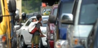 Anak Harusnya Sekolah, Tak Boleh Bekerja