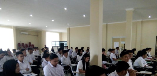Beasiswa Pertanian demi Wujudkan SDM Berkualitas UJIAN BEASISWA. Tes tertulis penerimaan mahasiswa STTP/Polbangtan Magelang/ Yogyakarta di aula BKPSDM Sintang, Selasa (3/7). Benidiktus Krismono-RK