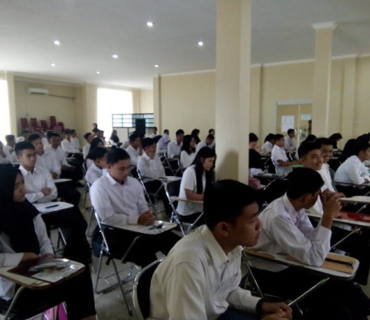 Beasiswa Pertanian demi Wujudkan SDM Berkualitas UJIAN BEASISWA. Tes tertulis penerimaan mahasiswa STTP/Polbangtan Magelang/ Yogyakarta di aula BKPSDM Sintang, Selasa (3/7). Benidiktus Krismono-RK