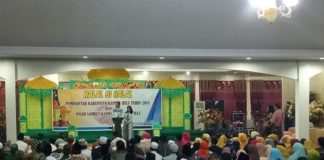 Halal Bihalal dan Pisah Sambut Kapolres HALAL BIHALAL. Suasana halal bihalal Pemkab Kapuas Hulu sekaligus pisah sambut Kapolres di rumah dinas bupati, Minggu malam (16/7). Andreas-RK