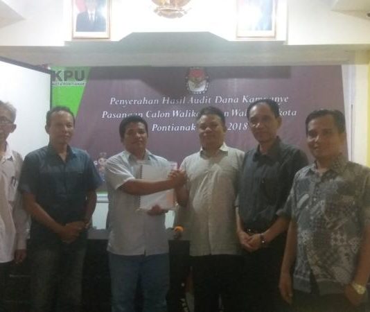 Dibiayai Negara, Pengeluaran Jadi Kecil HASIL AUDIT. KPU Kota Pontianak menyerahkan hasil audit dana kampanye Paslon Wali Kota dan Wakil Wali Kota Pontianak, Kamis (12/7). Maulidi Murni-RK
