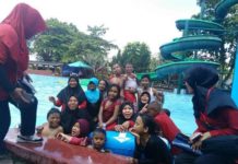 POPTI Kalbar, Kepedulian terhadap Anak Penderita Thalassemia HIBUR ANAK-ANAK. POPTI Kalbar ketika membawa anak-anak penderita thalassemia rekreasi ke kolam renang beberapa waktu lalu. POPTI Kalbar for RK