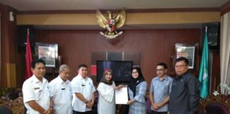 KPU Serahkan Hasil Penetapan Gubernur dan Wakil Gubernur Terpilih