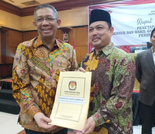 Tepung Tawar Sambut Duet Pemimpin Kalbar 2018-2023 PEMIMPIN KALBAR BARU. Sutarmidji-Ria Norsan menerima penetapan sebagai Paslon Gubernur dan Wakil Gubernur Kalbar terpilih periode 2018-2023 di Ballroom Hotel Kapuas Palace, Pontianak, Selasa (24/7). Rizka Nanda-RK