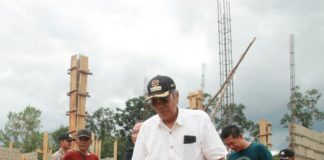 RS Pratama Serawai Segera Beroperasional TINJAU. Bupati Jarot Winarno bersama jajaran meninjau RS Pratama Serawai, Jumat (6/7). Benidiktus Krismono-RK