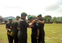 Danpusennif: Jangan Cepat Puas, Tugas di Satuan Menanti LANTIK. Danrindam XII Tanjungpura, Kolonel Inf Martin Susilo Martopo Turnip SH melantik prajurit Tamtama Infanteri yang lolos pendidikan Dikjurtaif Abit Diktama TNI AD Tahun Anggaran 2017 (OV) di Lapangan Sapta MargaRindam XII Tanjungpura, Senin (9/7)--SUHENDRA RK