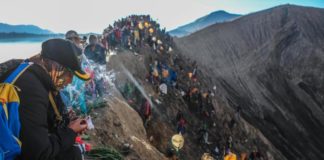 Pelantikan Dukun Urung Dilakukan