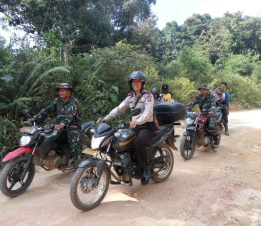 Kapolsek dan Danramil Bonti Gelar Patroli Karhutla Kapolsek bersama Danramil didampingi anggotanya masing - masing melakukan patroli bersama cegah Karhutla—ist