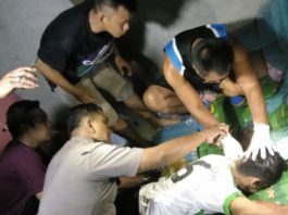 AB Ditemukan Tak Bernyawa, Di Sampingnya Ditemukan Senapan Angin EVAKUASI. Korban saat ditemukan dalam keadaan sudah tak bernyawa dan segera dievakuasi kepolisian, Sabtu (14/7)—Polres Sanggau for Rakyat Kalbar