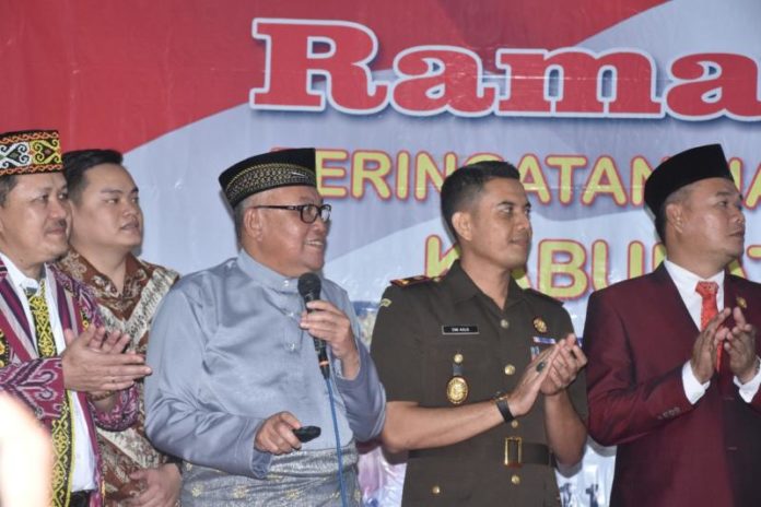 Launching Smart City. Bupati Kubu Raya, H Rusman Ali dan Wabup Hermanus disaksikan kejaksaan dan DPRD Kubu Raya melaunching smart city di Aula Kantor Bupati Kubu Raya, Selasa (17/7). Humas for Rakyat Kalbar